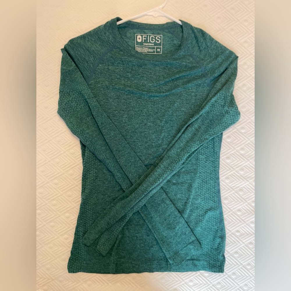 XS Figs Blue Seamless Under Scrub Long Sleeve